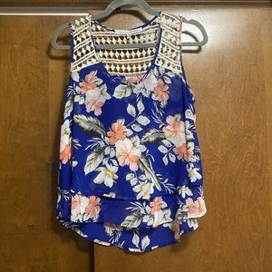 Collective Concepts Hi-Lo Tank Top. Size Small